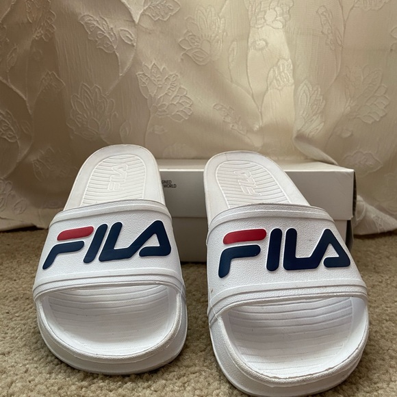 FILS Slip On Slides - Picture 2 of 4